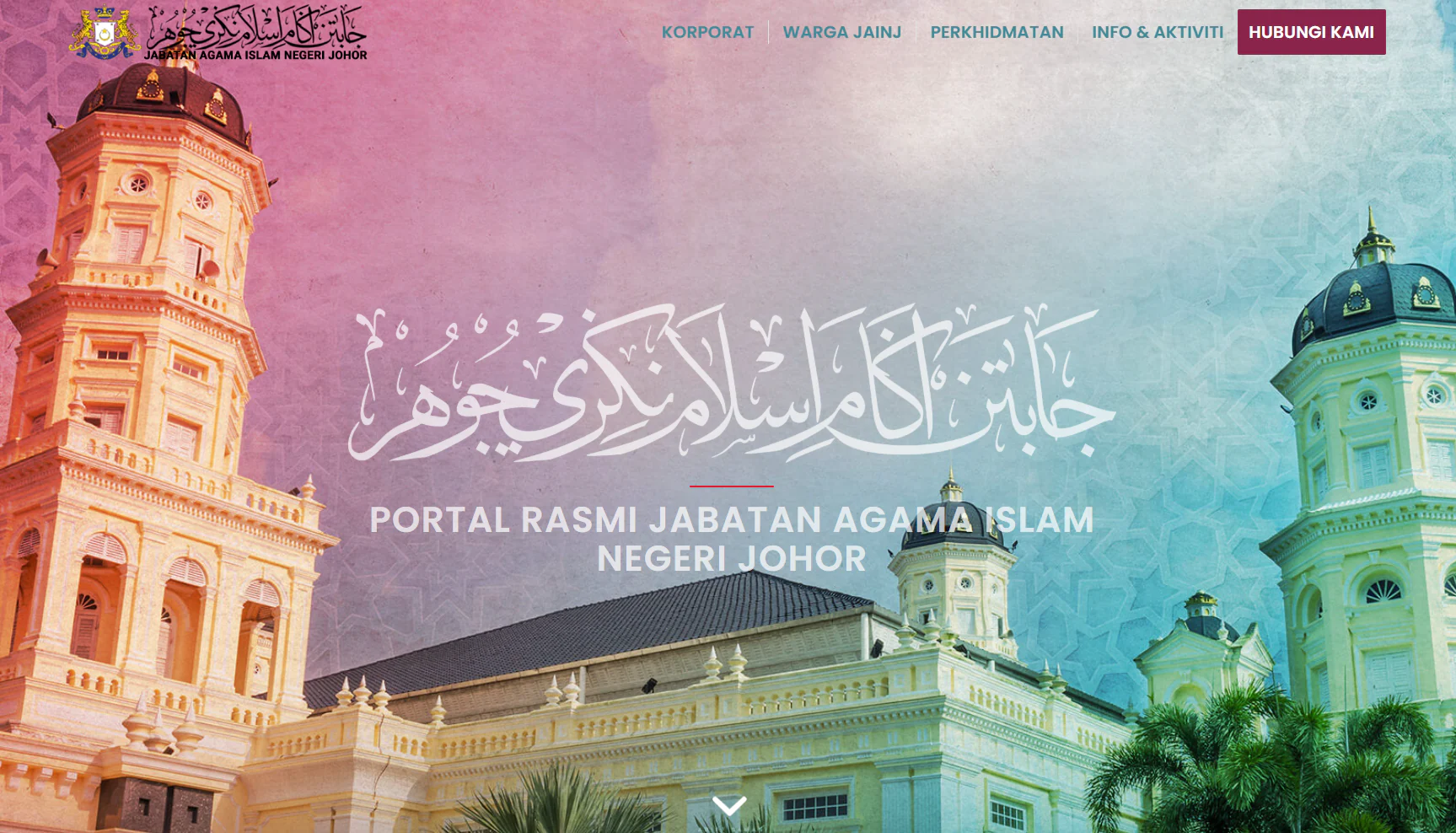 Paparan utama Portal Rasmi Jabatan Agama Islam Negeri Johor dengan seni bina bangunan dan kaligrafi Arab.